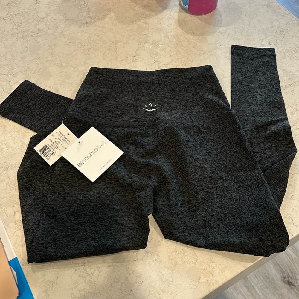 BEYOND YOGA NWT SIZE XS HEATHERED GRAY LEGGING HIGH RISE
